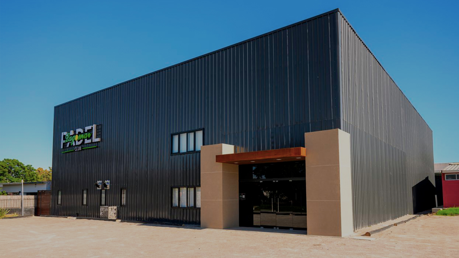 Fachada Lagomar Padel Club